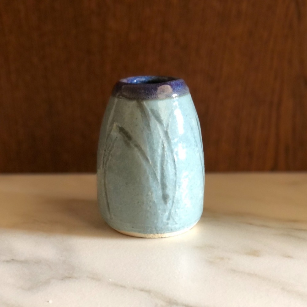 Handmade Vintage Small Ceramic / Pottery Flower Bud Vase Decorative Vessel